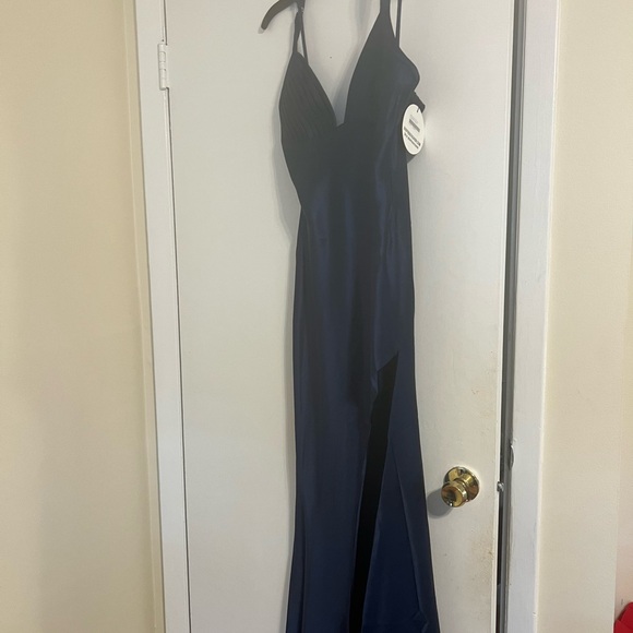 Navy blue gown - Picture 4 of 7